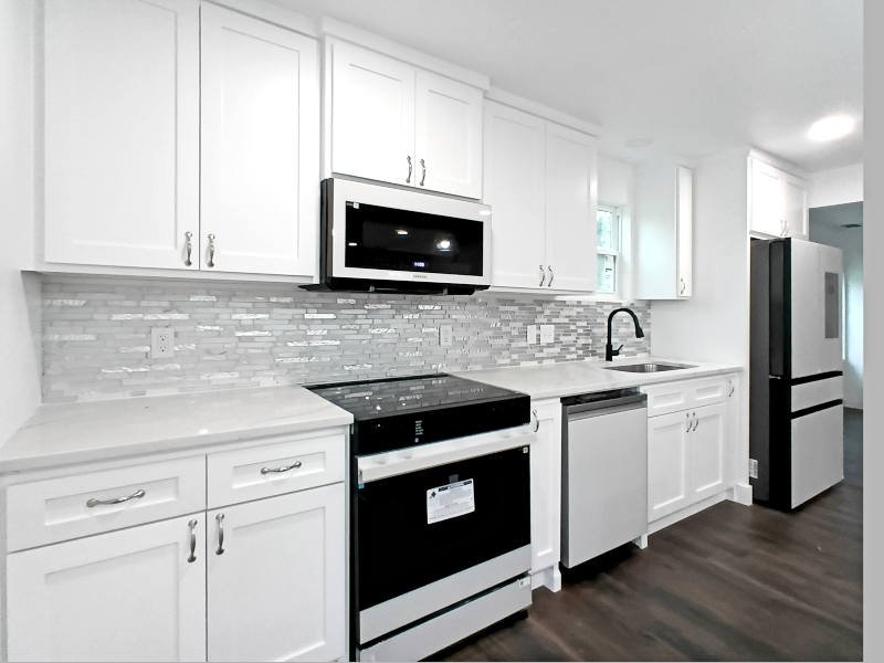 Custom Kitchen Cabinets