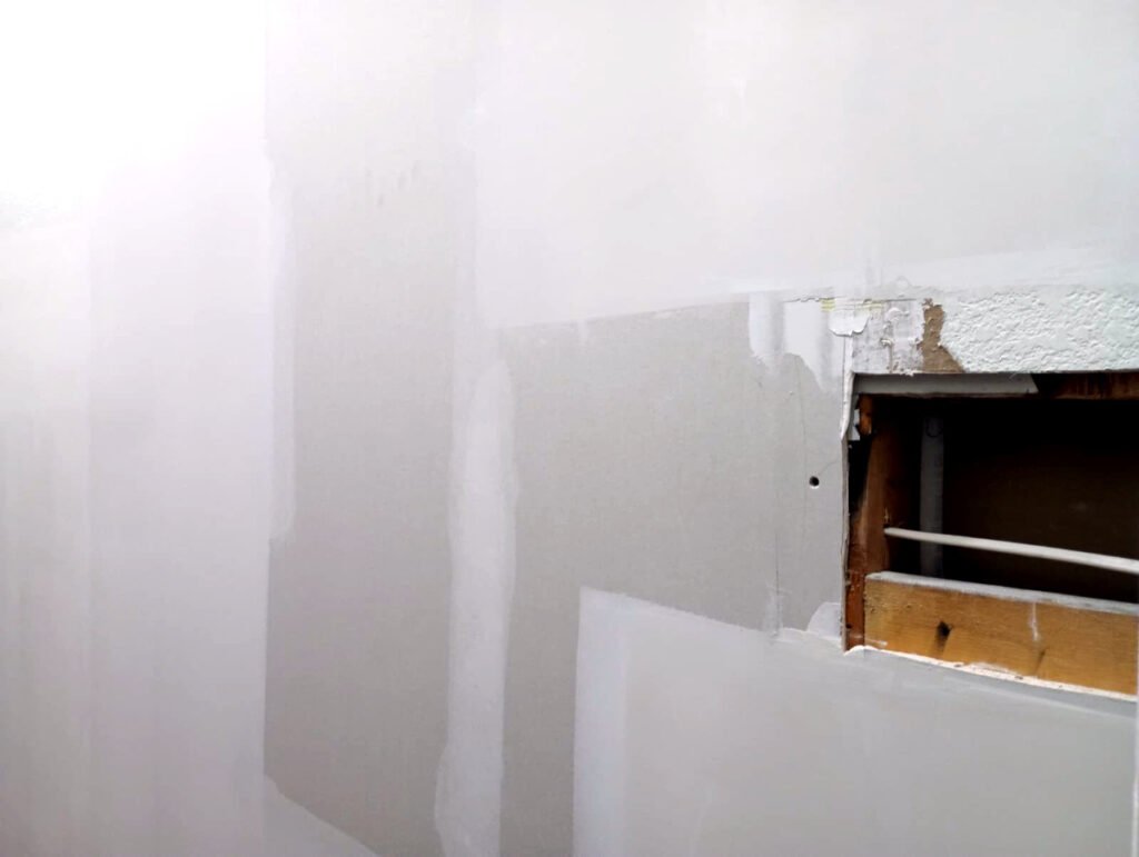 fix small hole in drywall